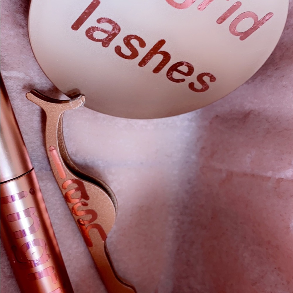 Magnetic 🧲 lashes - Picture 3 of 7